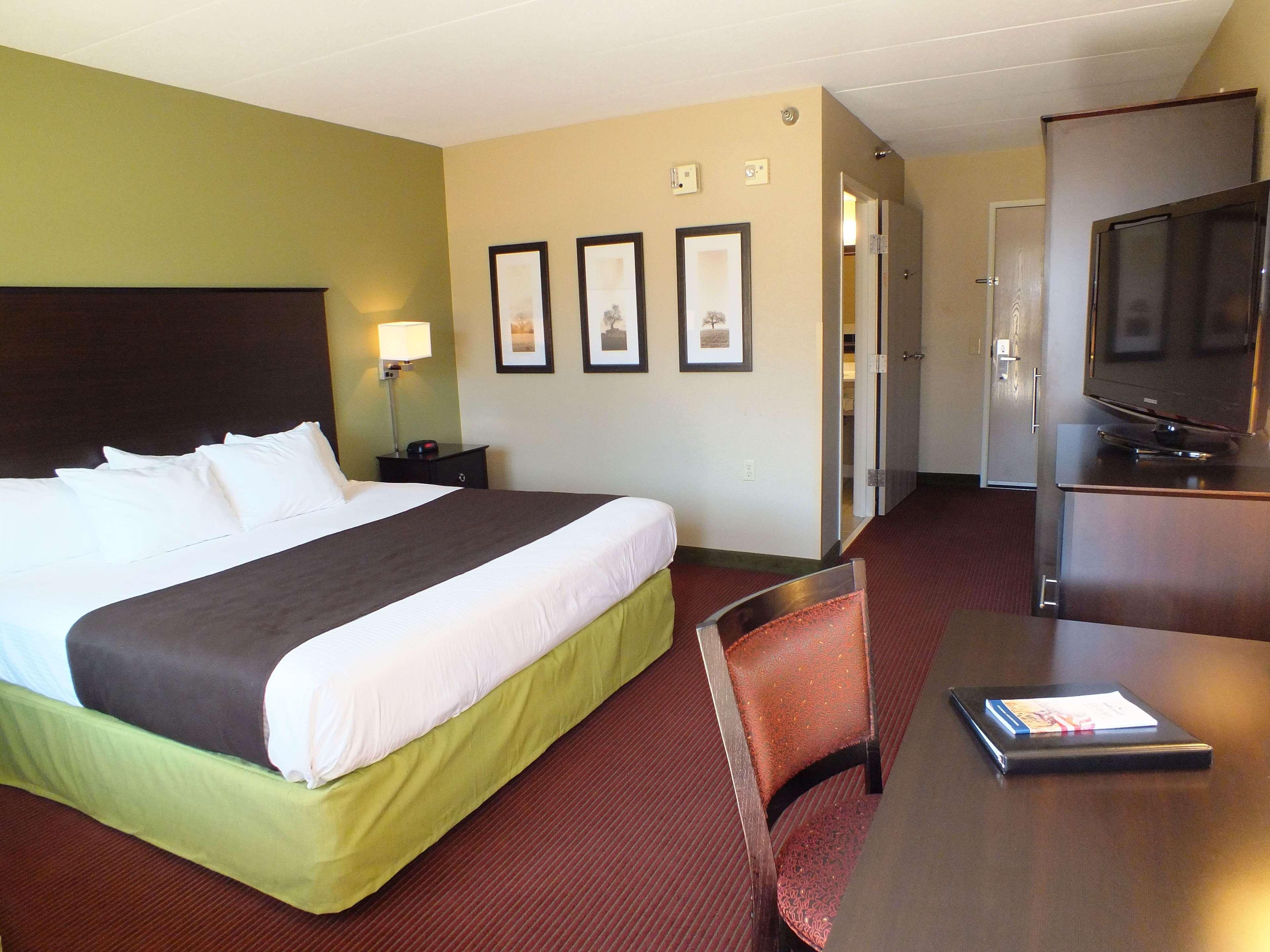 Americinn By Wyndham Okoboji Exterior photo