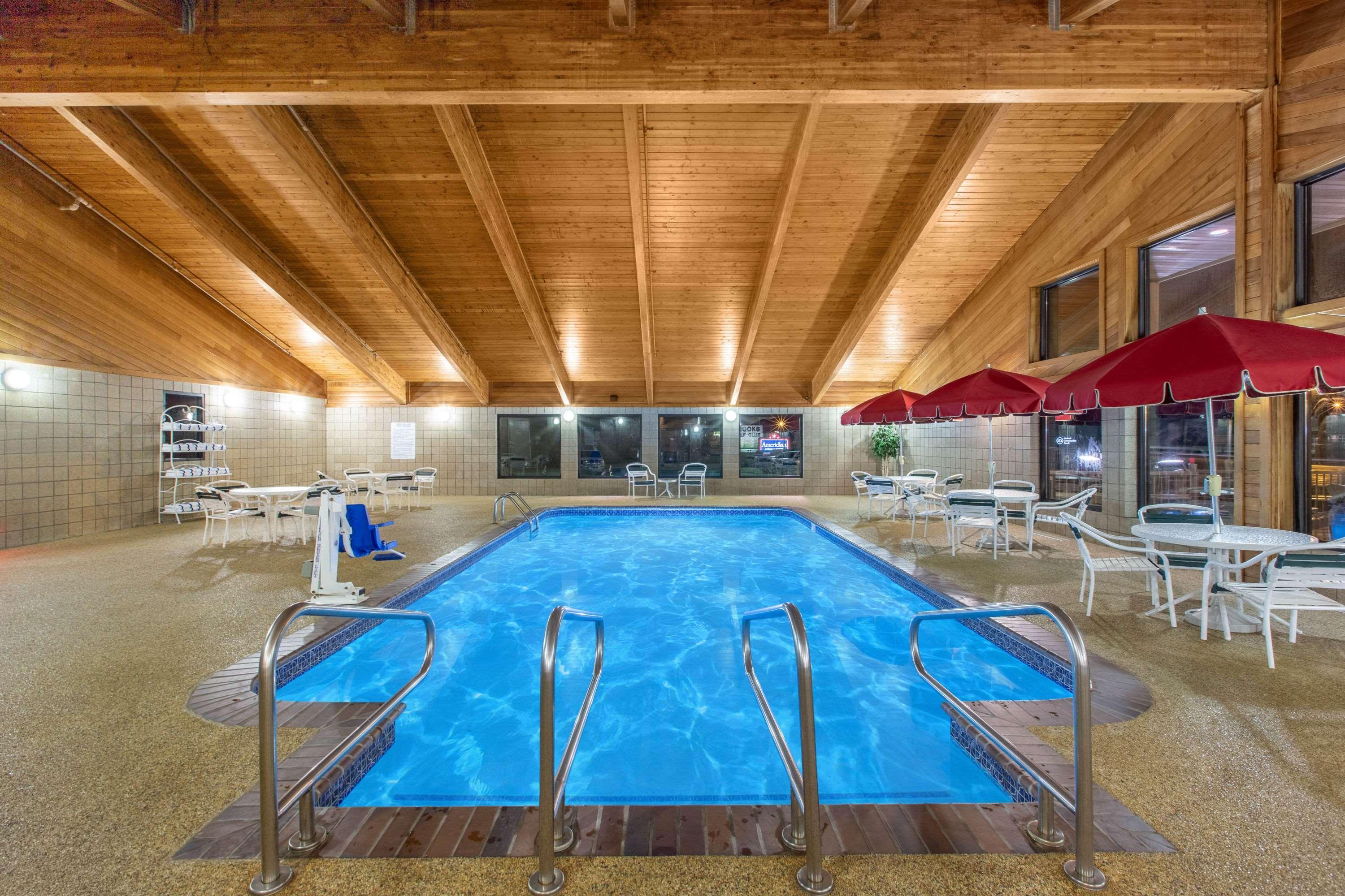 Americinn By Wyndham Okoboji Exterior photo
