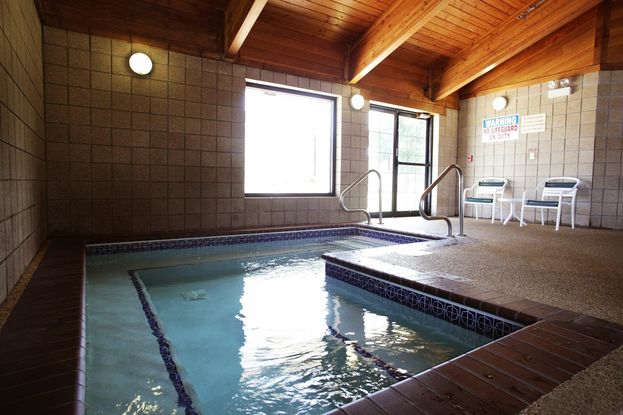 Americinn By Wyndham Okoboji Exterior photo